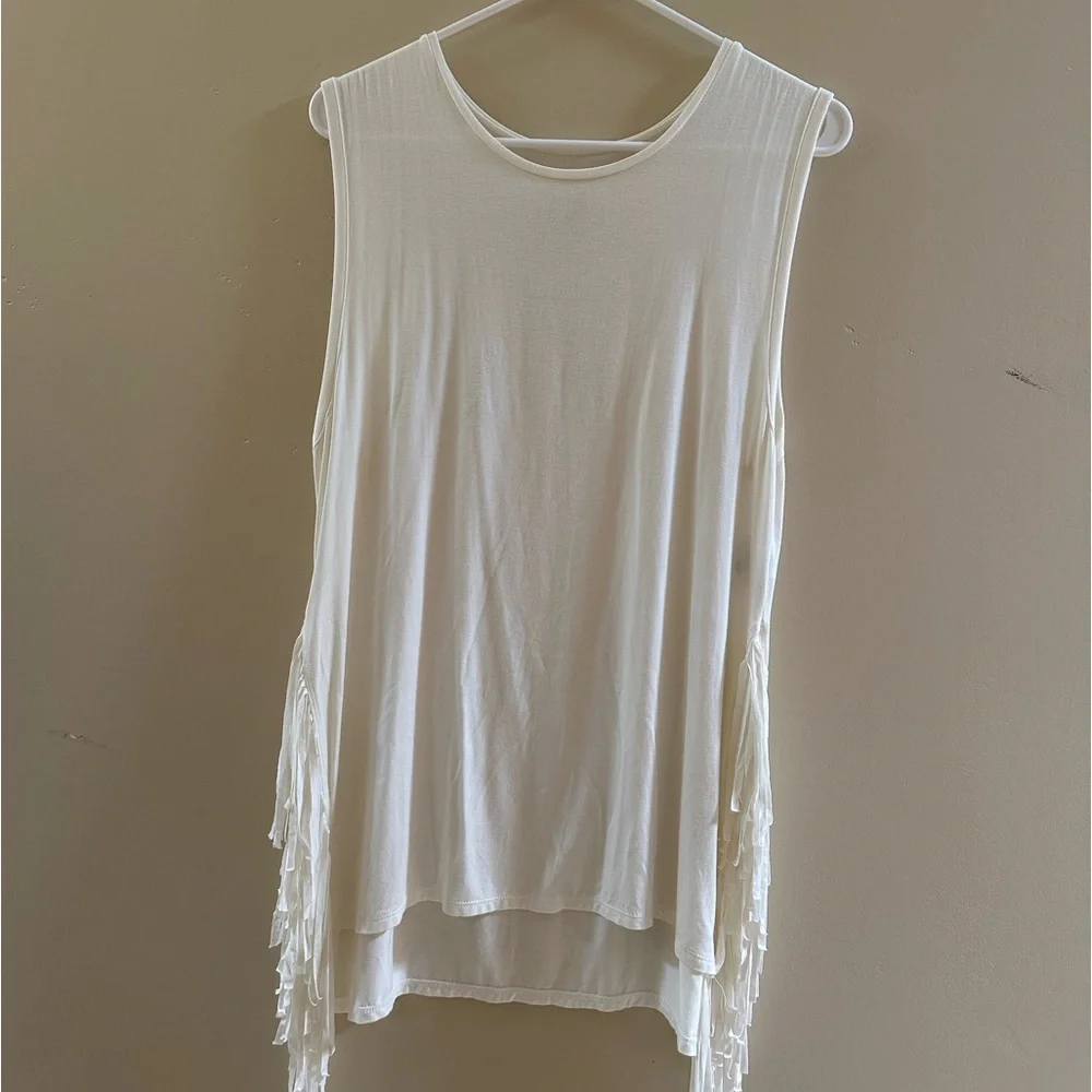White Tank - Picture 1 of 3